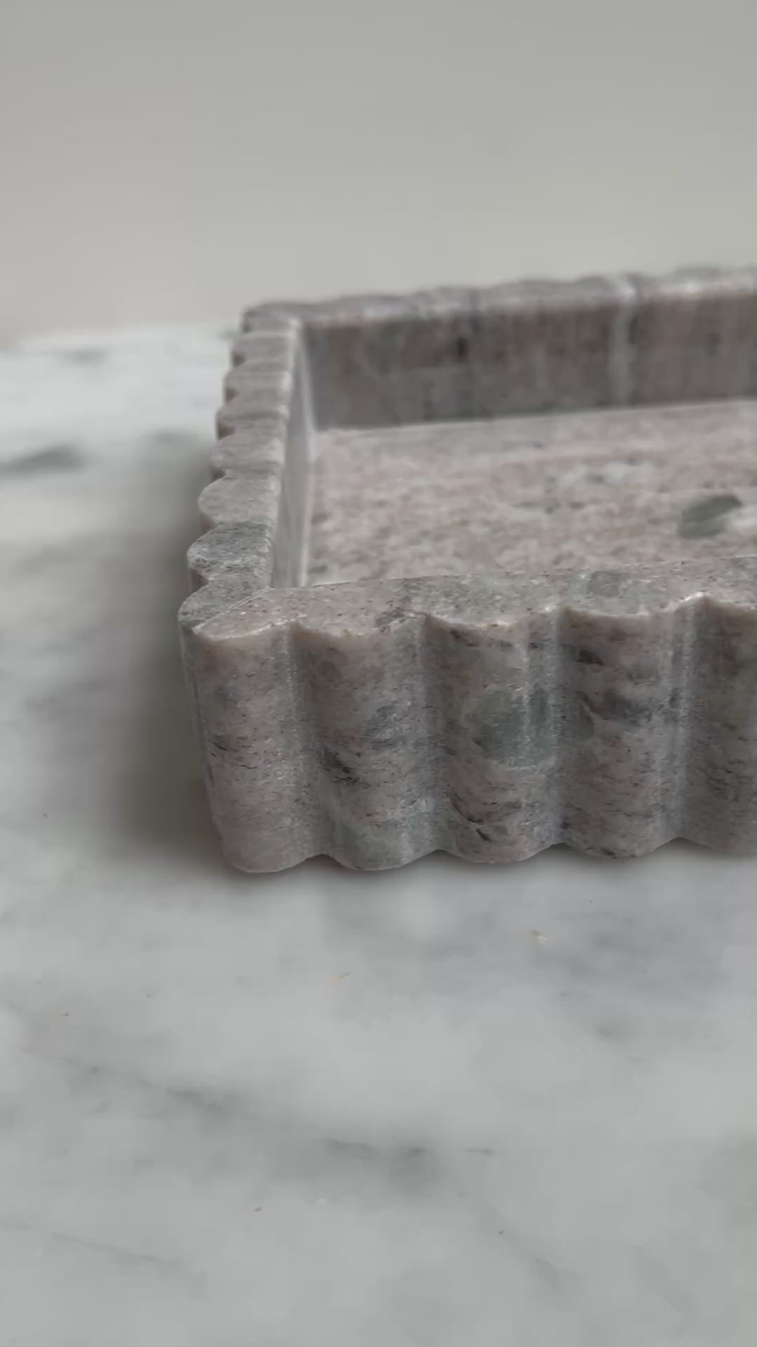 Scalloped Marble Fluted Tray